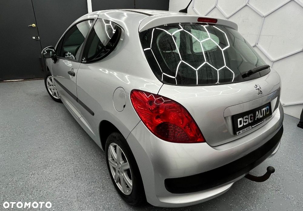 Peugeot 207 - 16