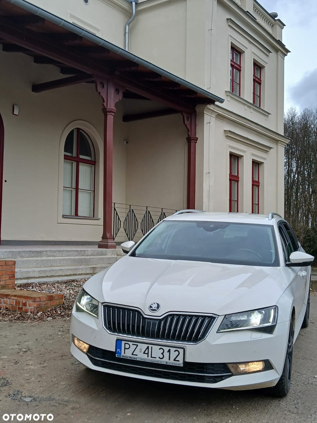 Skoda Superb Combi 2.0 TDI DSG Style - 2