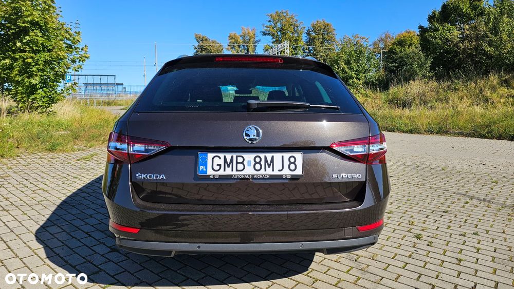 Skoda Superb 2.0 TDI L&K DSG - 8