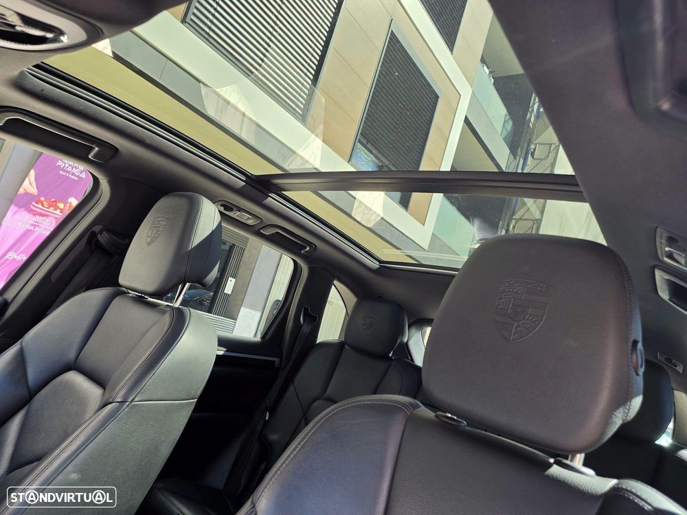 Porsche Cayenne Platinum Edition - 9