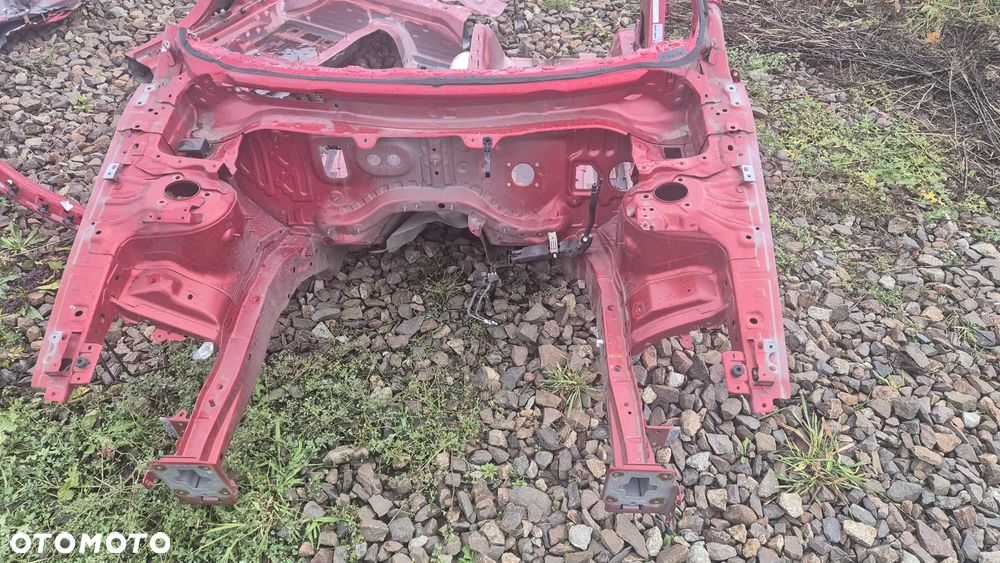 MAZDA 3 2018 2025 Lewy bok próg słupek błotnik ćwiartka poszycie podłoga lewa prawa ćwiartka 46V SOUL RED