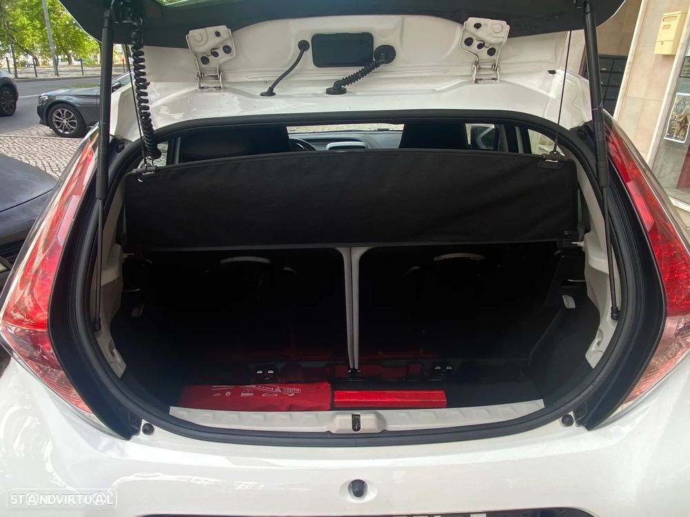 Toyota Aygo x-play touch - 25