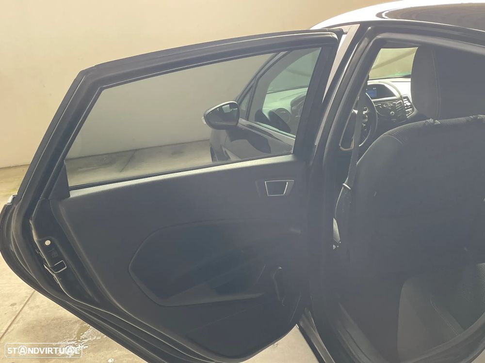 Ford Fiesta 1.0 EcoBoost S&S TITANIUM - 9