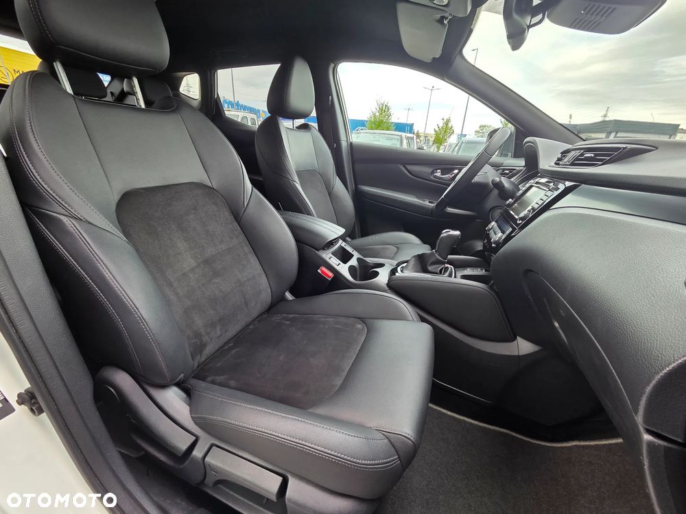 Nissan Qashqai 1.3 DIG-T DCT ACENTA - 17