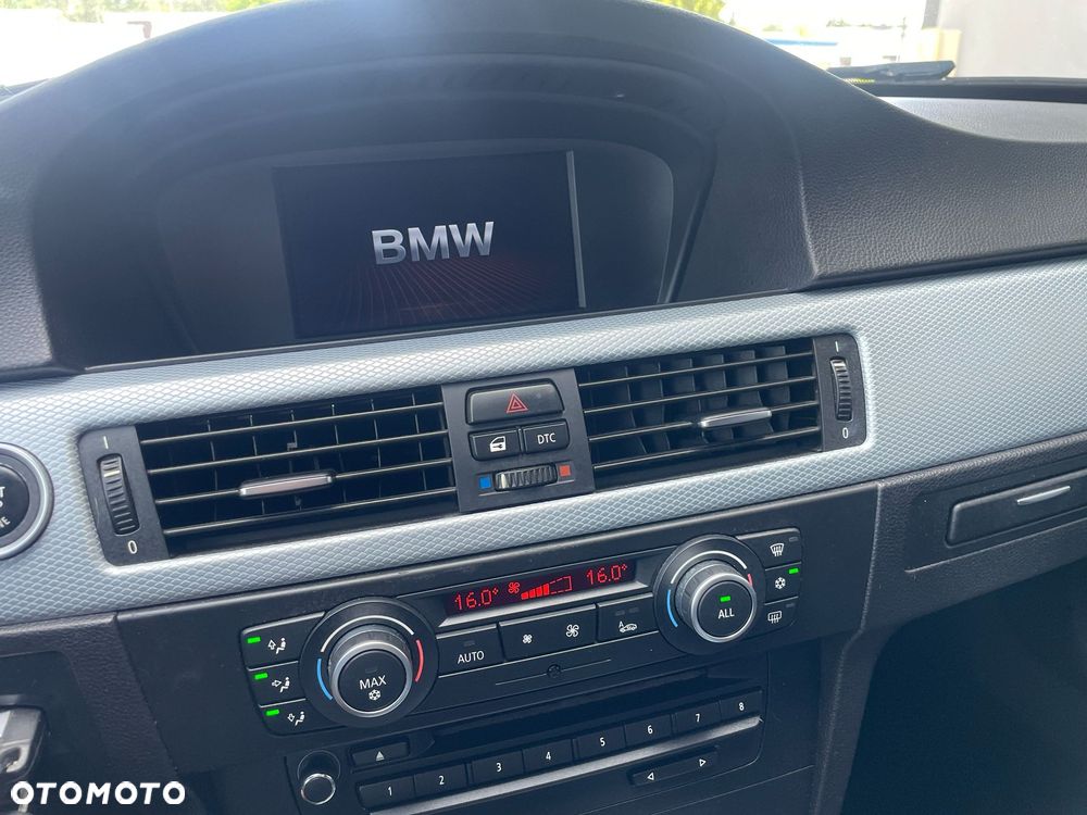 BMW Seria 3 318i Edition Sport - 27