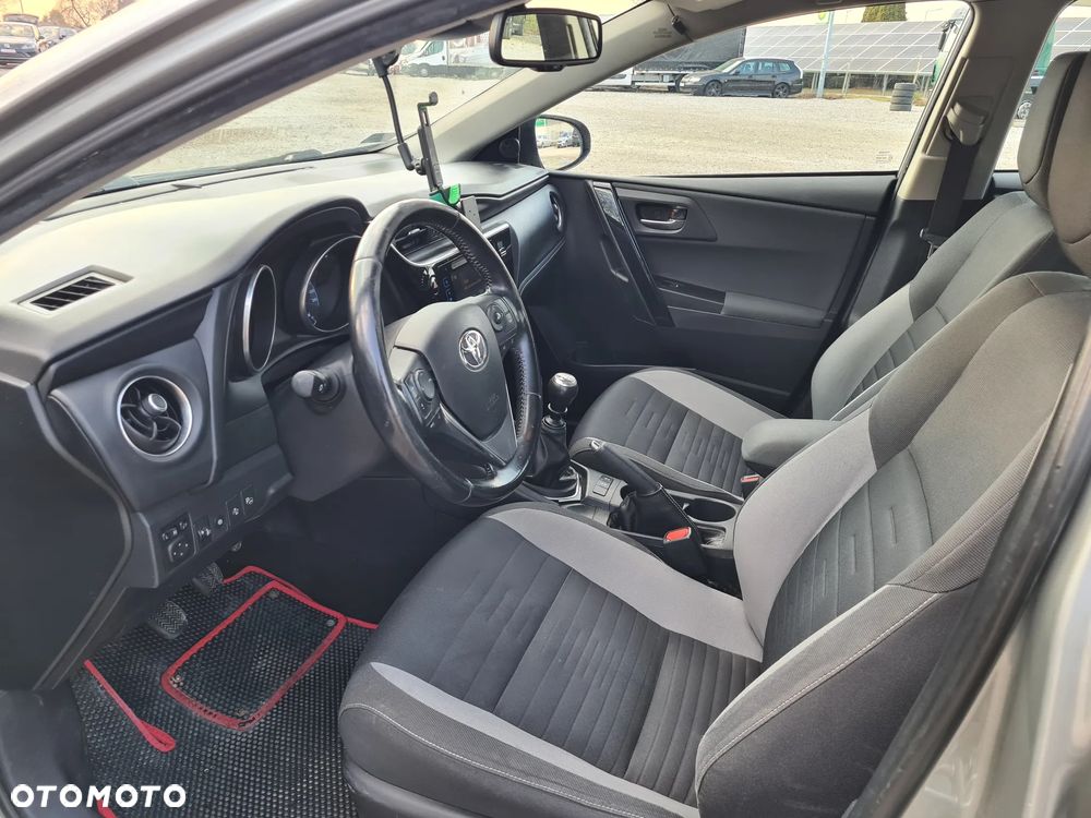 Toyota Auris - 18
