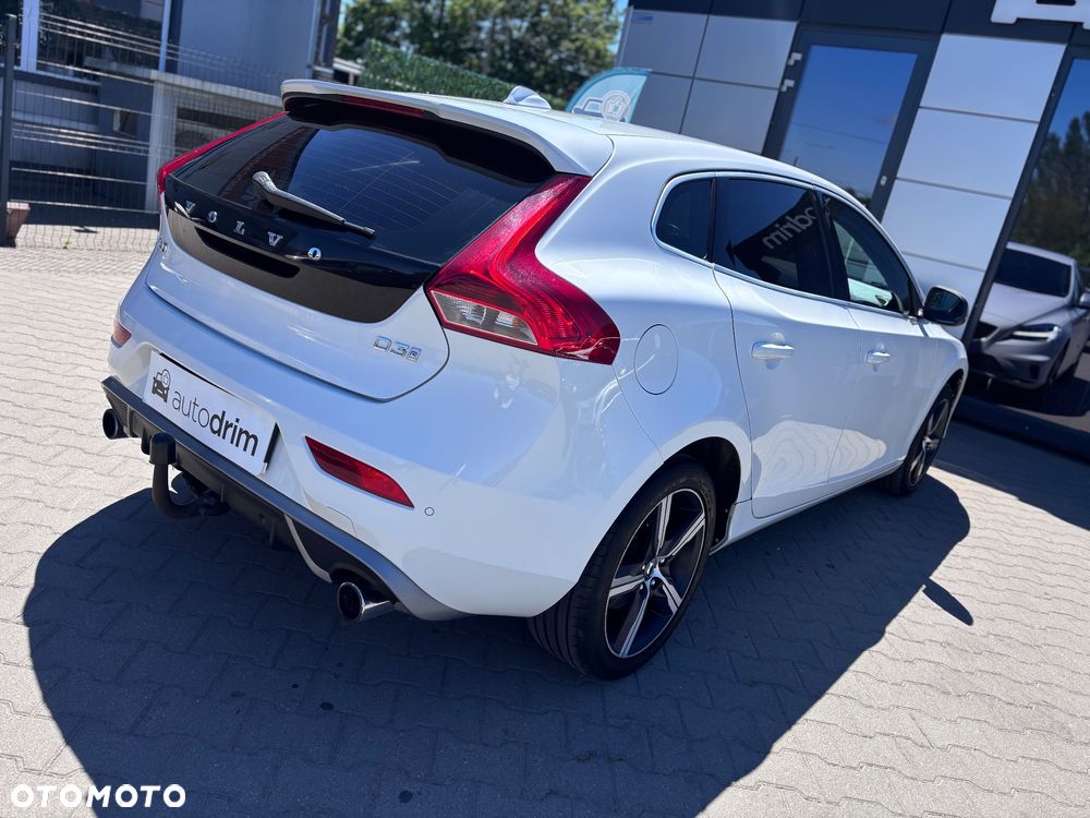 Volvo V40 D3 Geartronic RDesign - 16