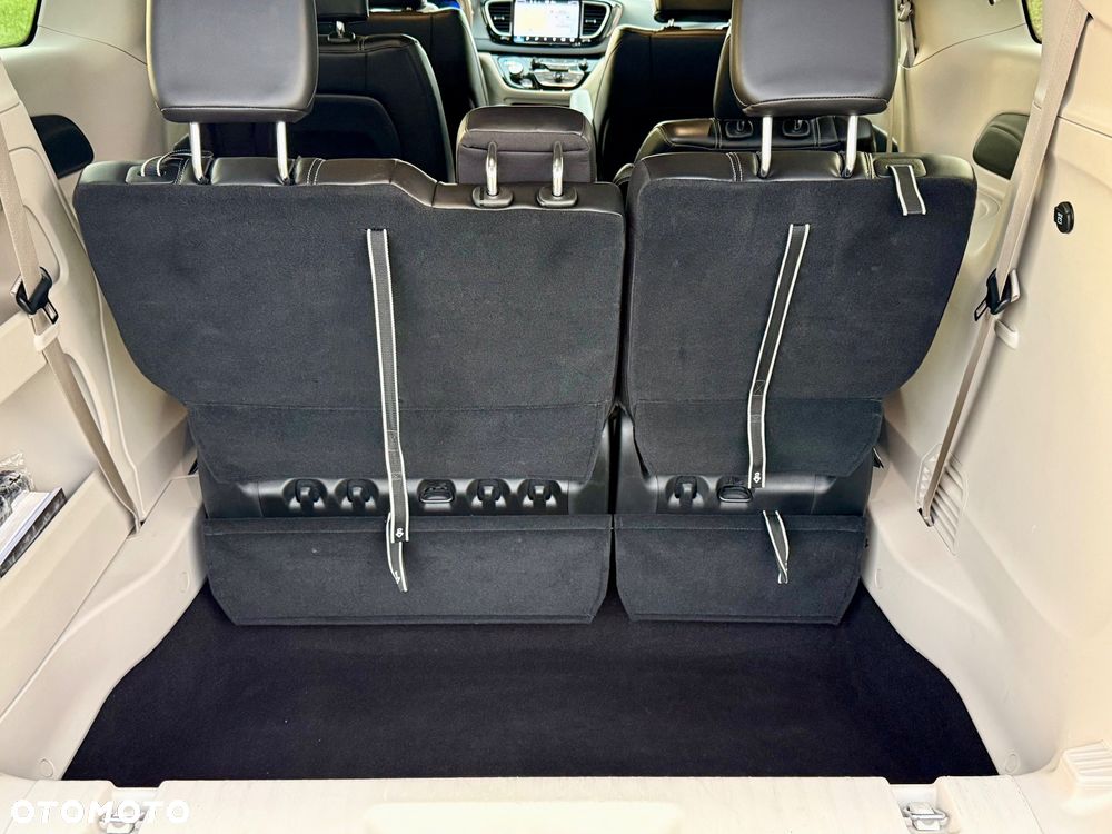 Chrysler Pacifica - 21