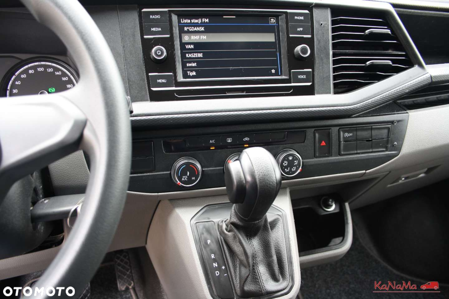 Volkswagen Transporter - 28