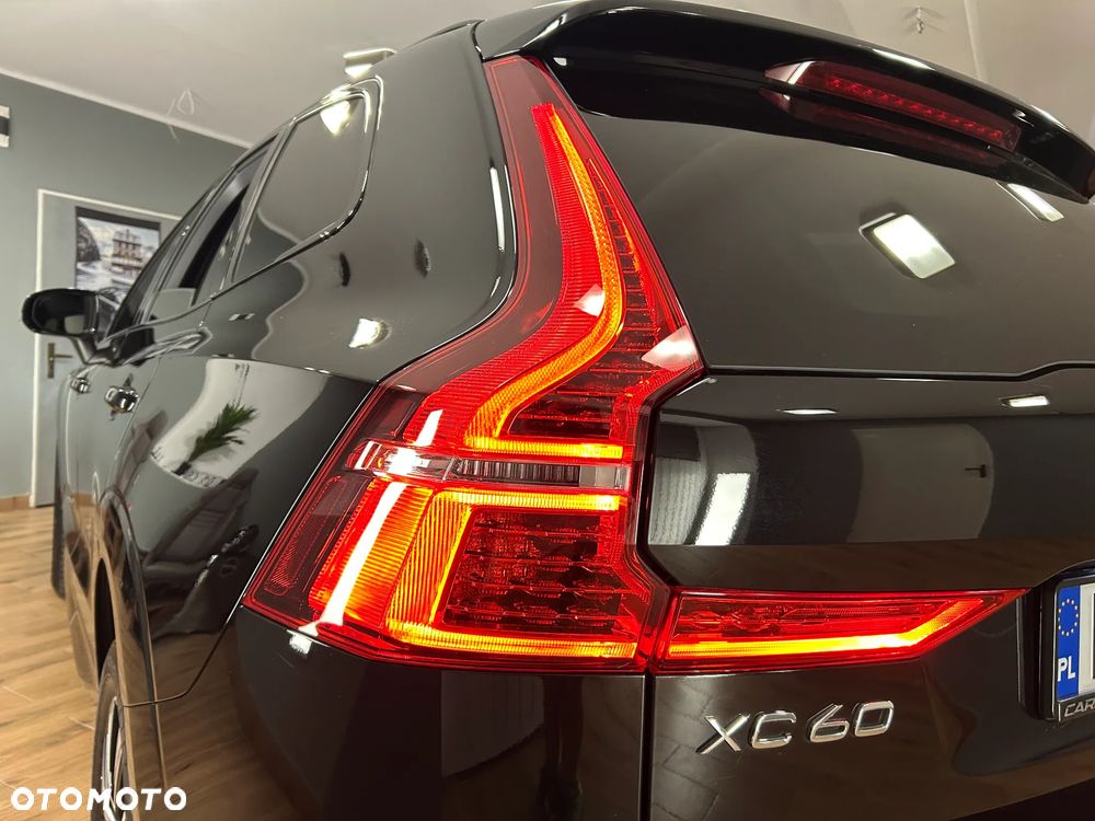 Volvo XC 60 B4 B Plus Dark - 26