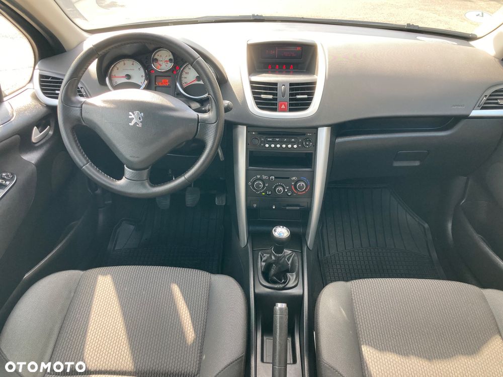 Peugeot 207 - 22