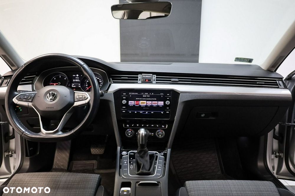 Volkswagen Passat - 13