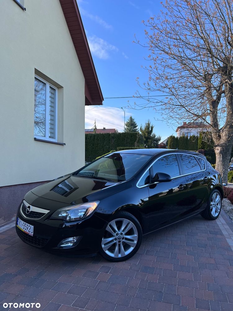 Opel Astra 1.4 Turbo Sport - 1