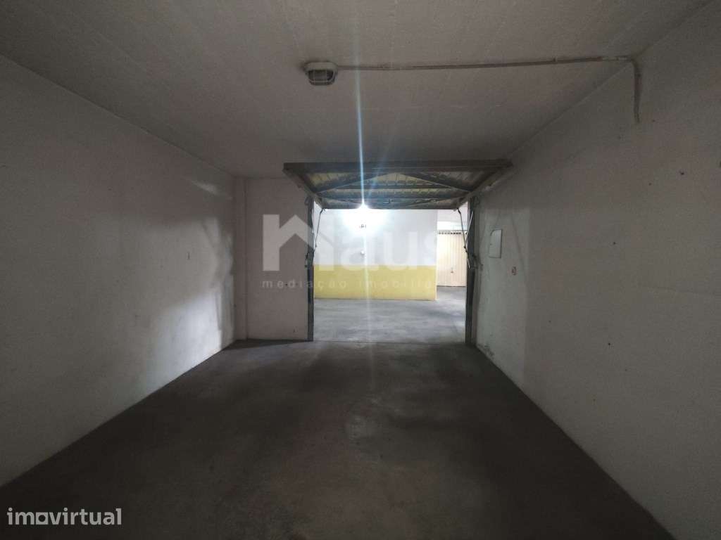 Garagem individual inserida cave - Grande imagem: 2/5