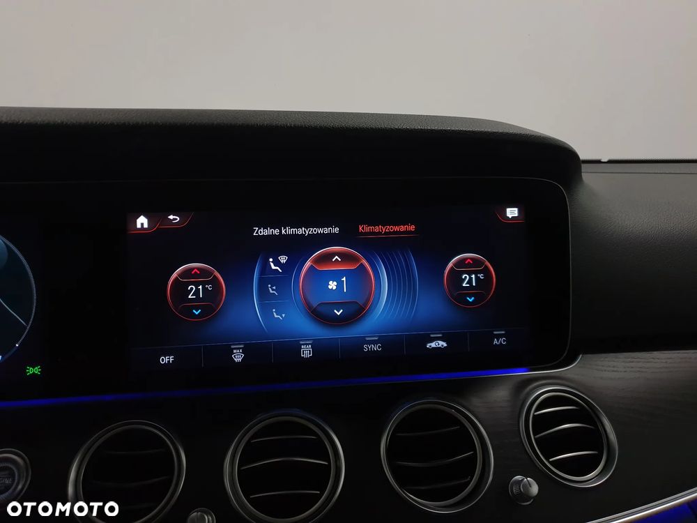 Mercedes-Benz Klasa E 300 de 4Matic 9G-TRONIC AMG Line - 19