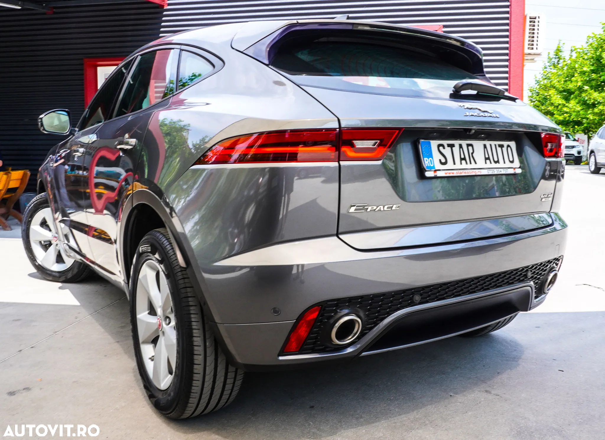 Jaguar E-Pace D150 AWD R-Dynamic S - 5