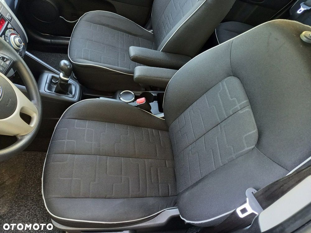 Kia Venga - 29