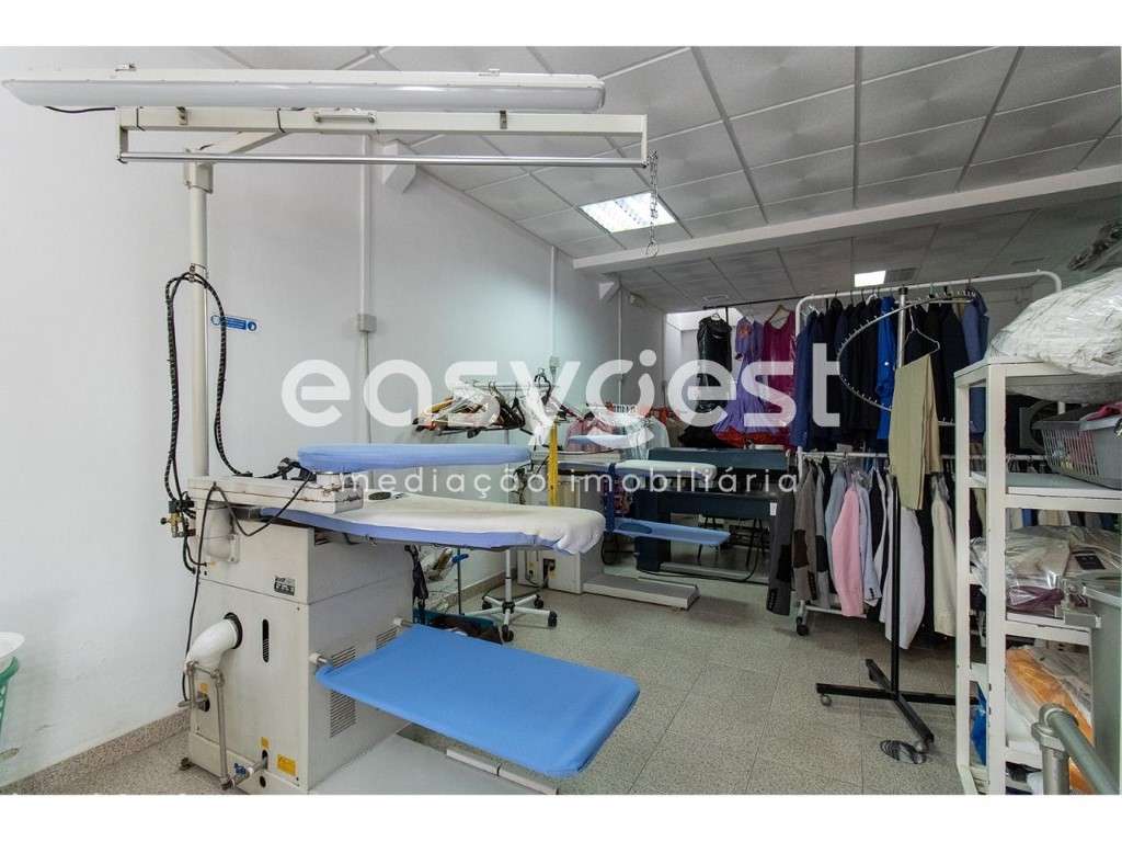 Loja-Lavandaria totalmente equipada em Vila Real de Santo António - Grande imagem: 2/13