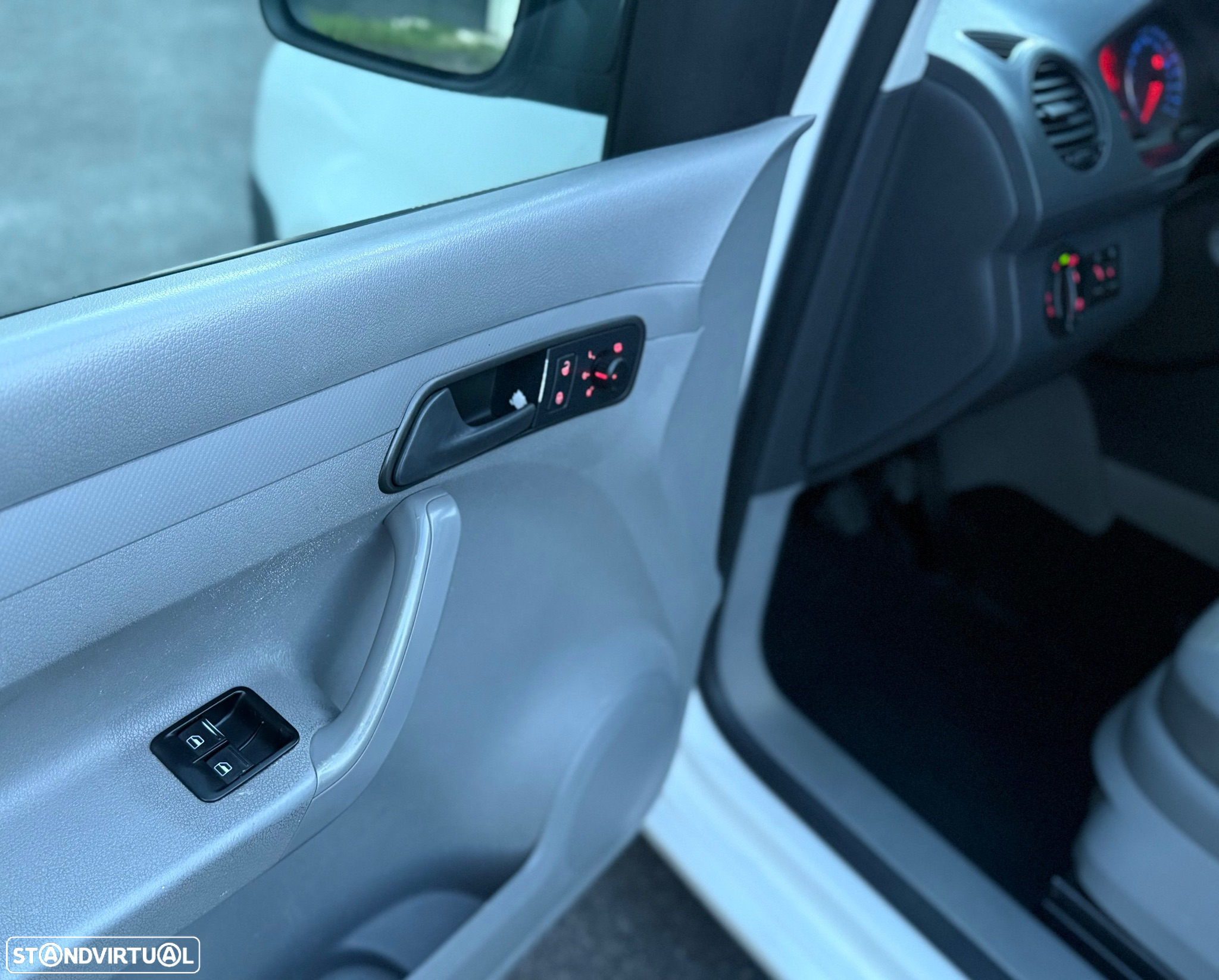 VW Caddy 1.9 TDi Extra AC 5L - 9