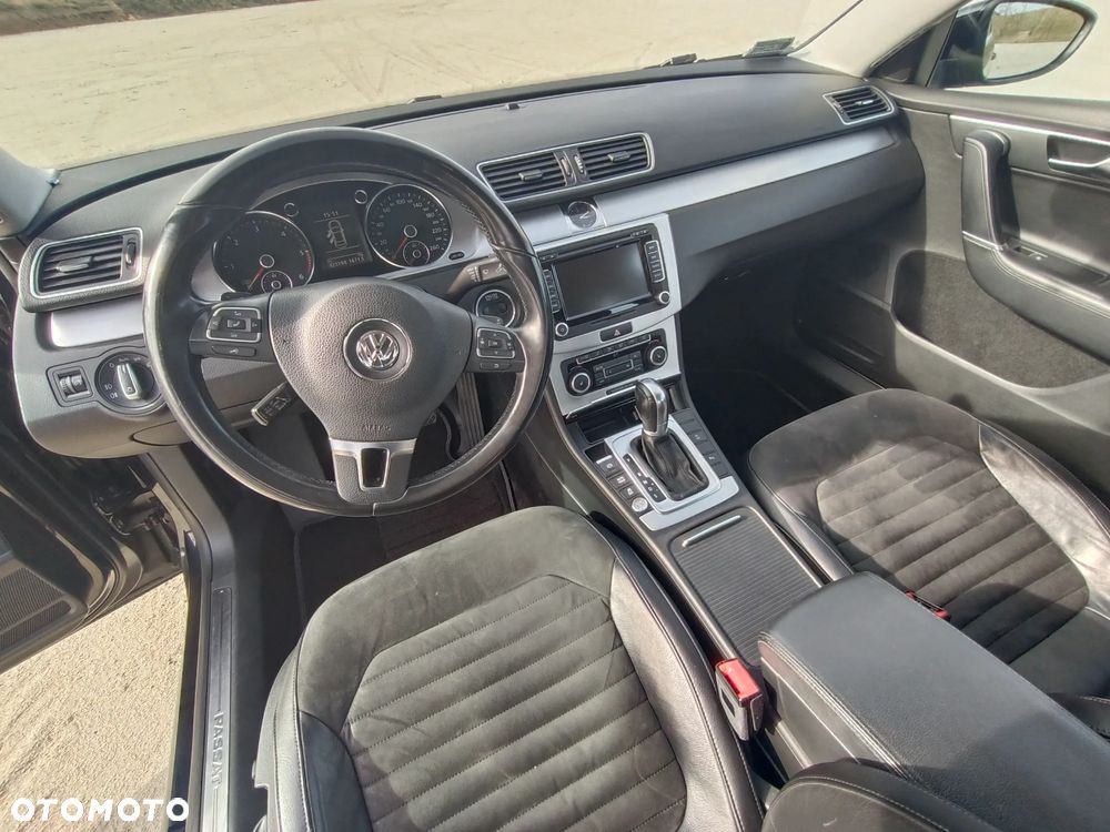 Volkswagen Passat 2.0 TDI Highline DSG - 12