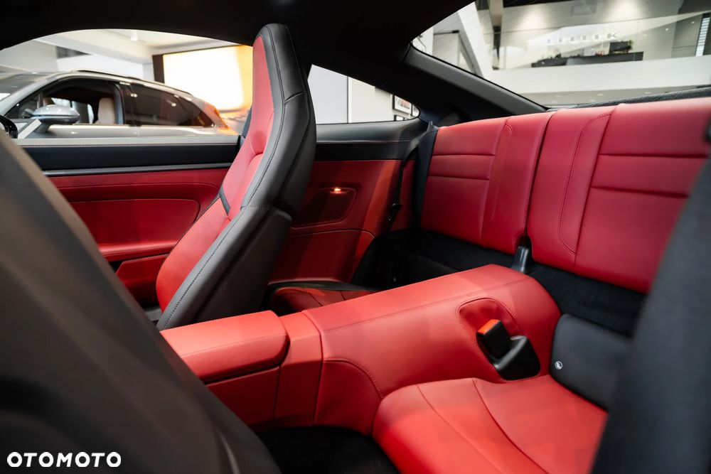 Porsche 911 Carrera - 19