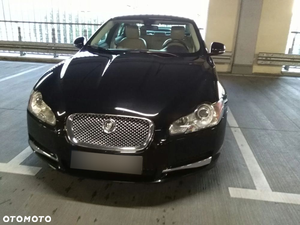 Jaguar XF - 11