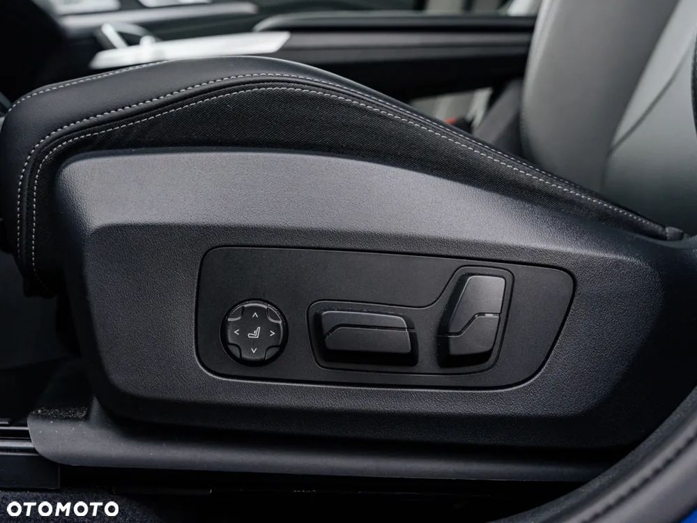 BMW X1 sDrive18i - 14