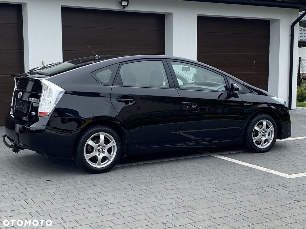 Toyota Prius (Hybrid) - 8