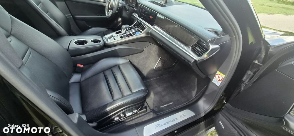 Porsche Panamera 4S Executive - 17