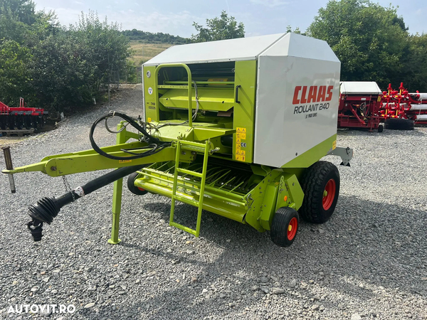 Claas Rollant 240