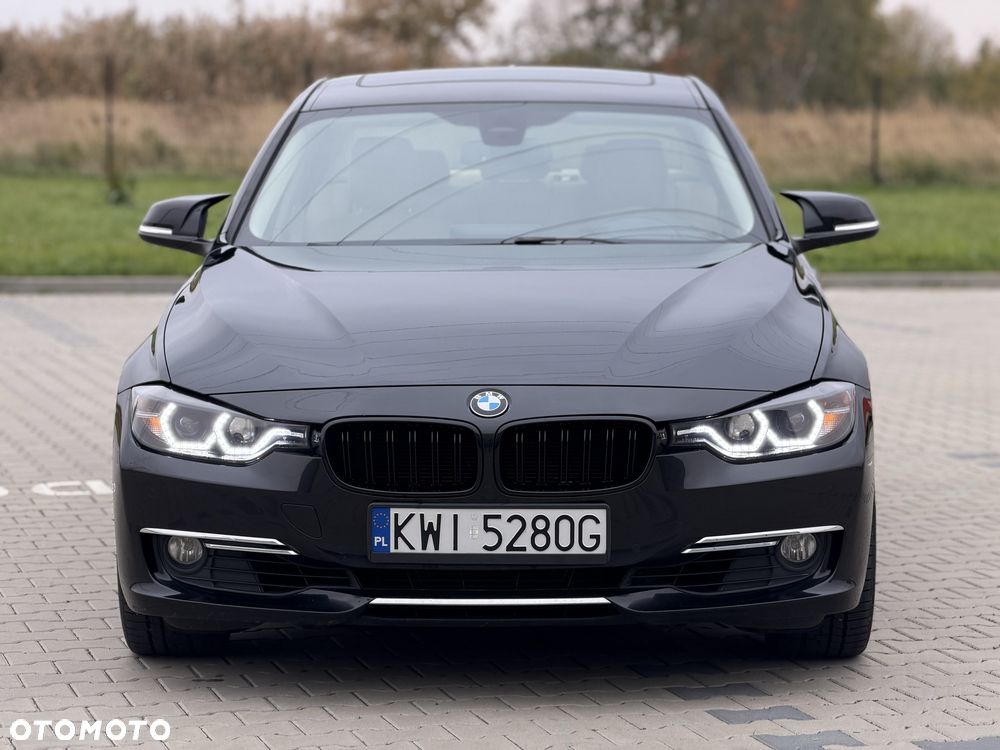 BMW F30 2013 photo 3