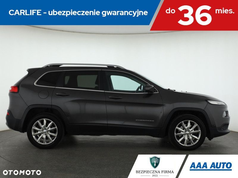 Jeep Cherokee - 8