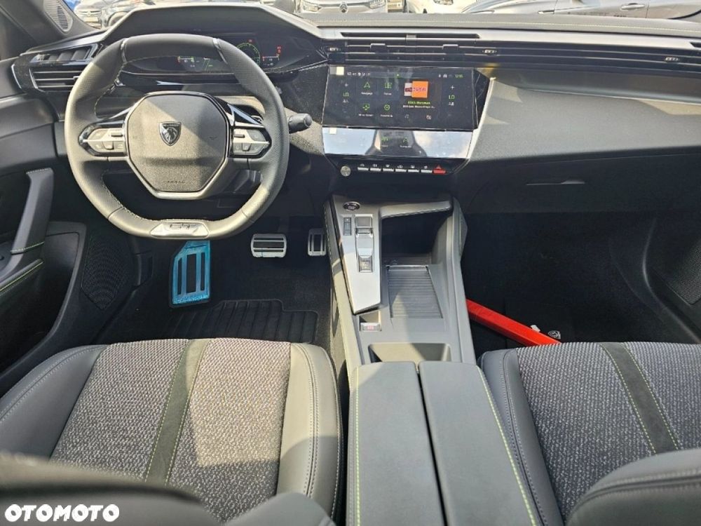 Peugeot 408 - 9