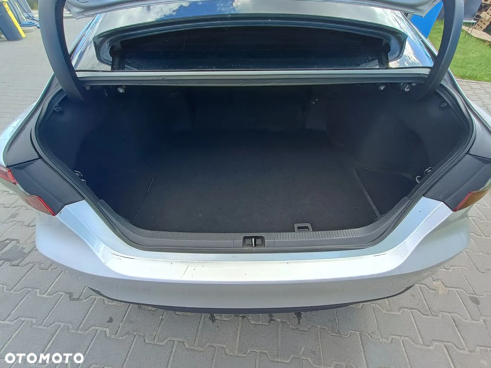 Toyota Camry 2.5 Hybrid Comfort CVT - 11