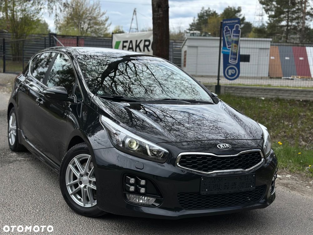 Kia Ceed 1.6 CRDi GT Line - 4