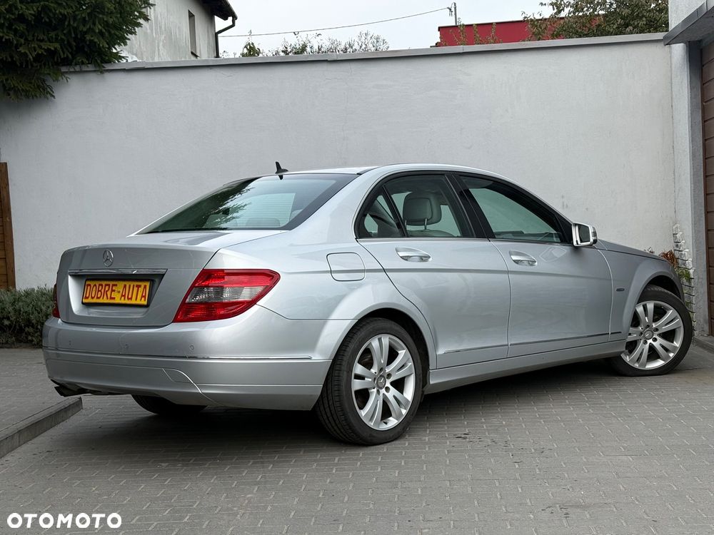 Mercedes-Benz Klasa C 180 T Kompressor Automatik BlueEFFICIENCY Avantgarde - 33