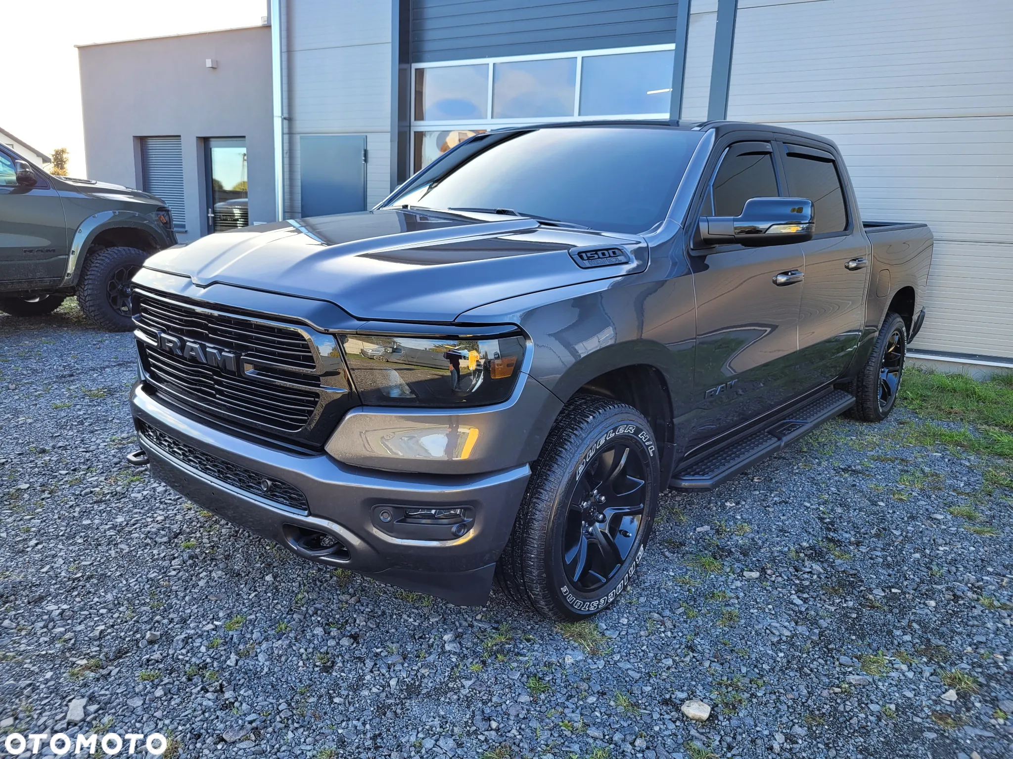 RAM 1500 Crew Cab Shortbed Bighorn - 2