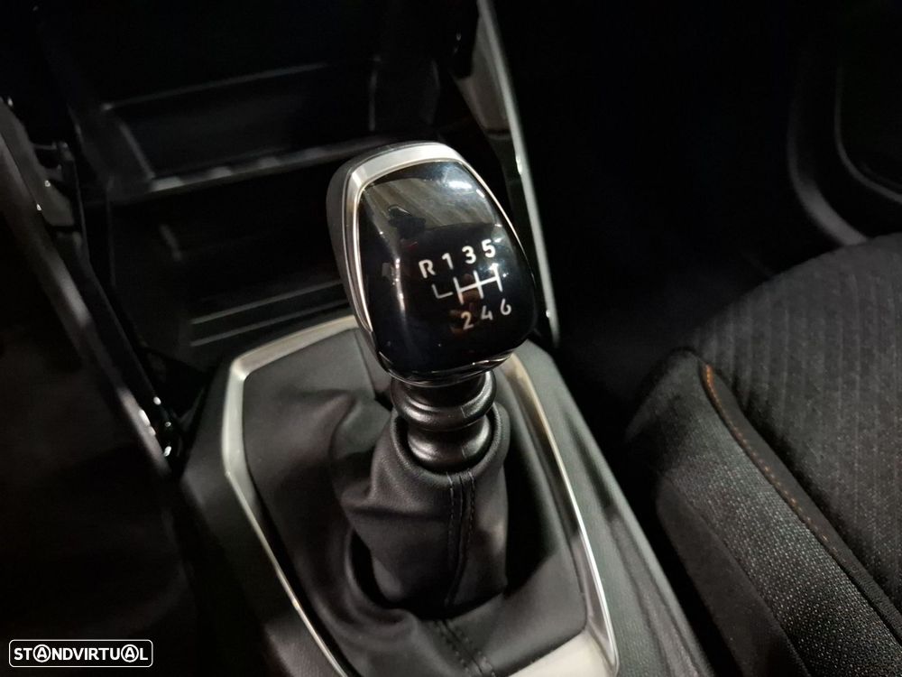 Peugeot 208 1.2 PureTech Style - 18