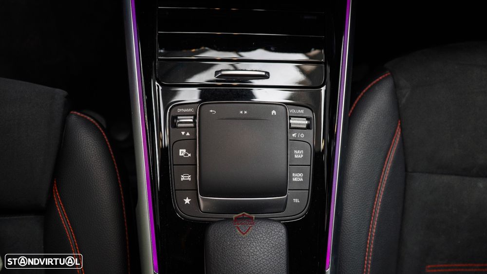 Mercedes-Benz GLB 180 d AMG Line - 32