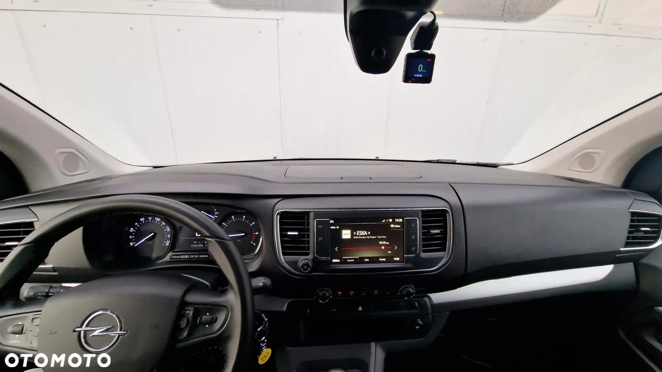 Opel Vivaro Extra Long - 23