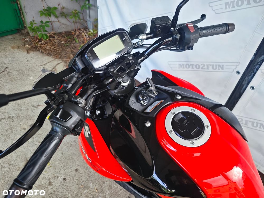 Suzuki GSX - 10