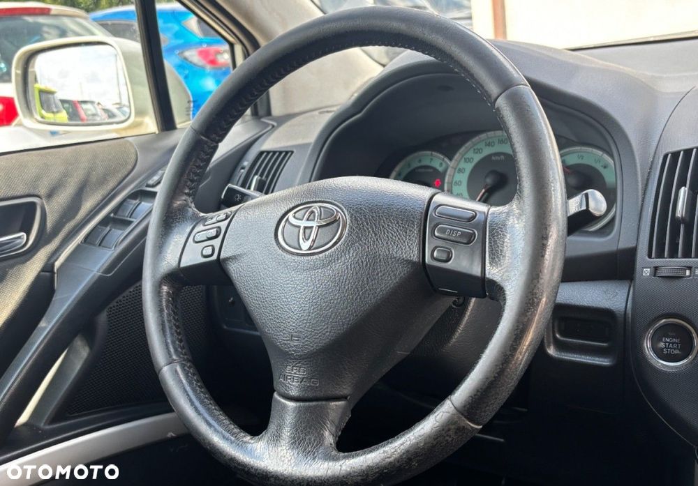 Toyota Corolla Verso - 8