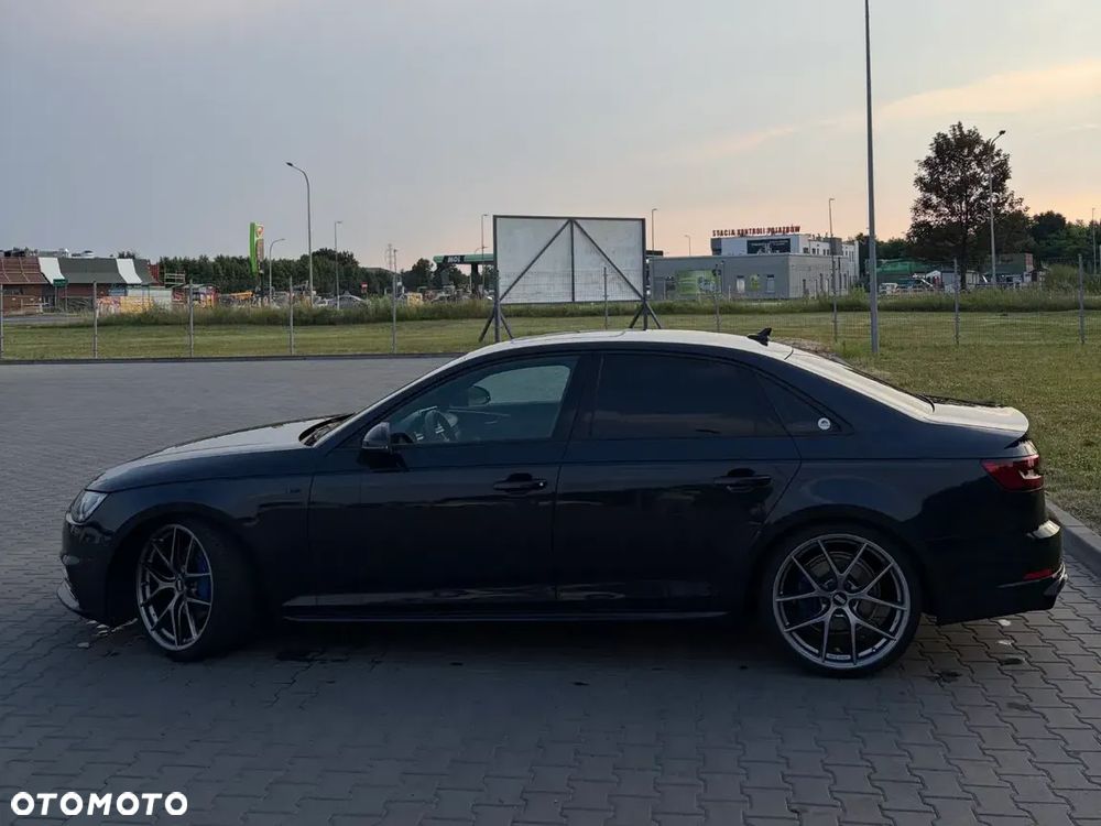 Audi A4 Limousine - 8