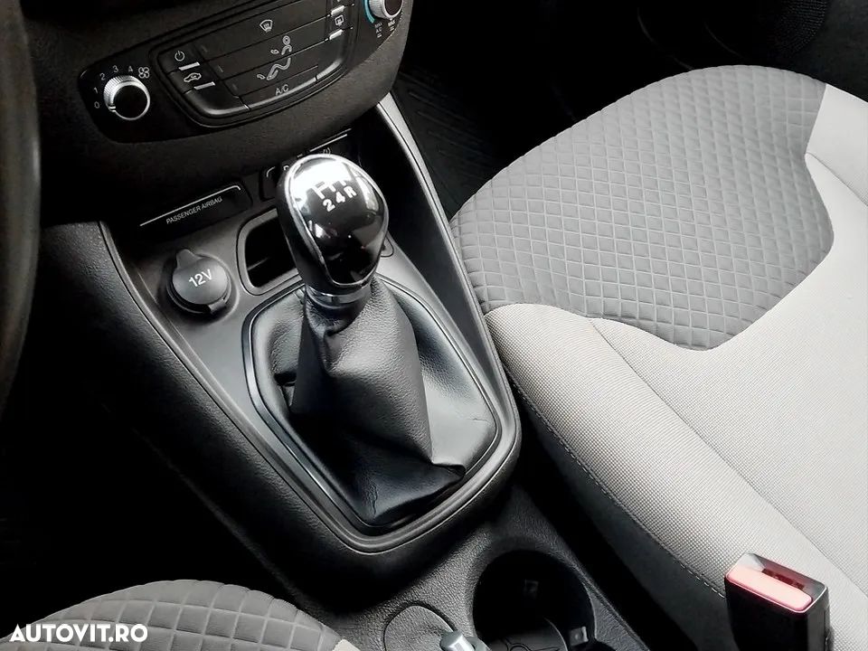 Ford Tourneo Courier 1.5 TDCi City - 15