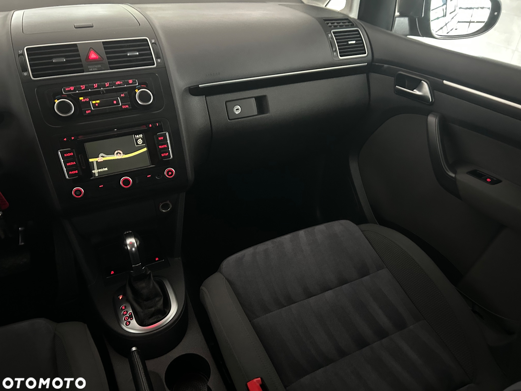 Volkswagen Touran 2.0 TDI BMT Comfortline Plus DSG - 21