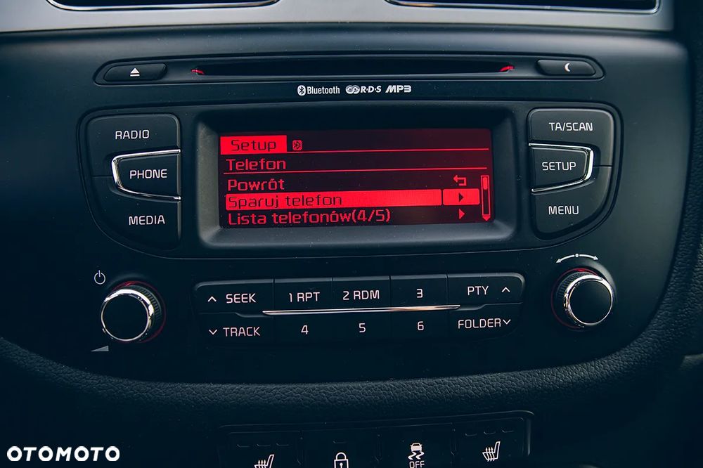 Kia Ceed - 32