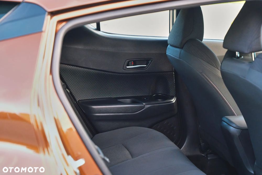 Toyota C-HR - 32