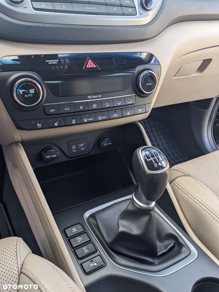 Hyundai Tucson 2.0 CRDI 4WD Premium - 29