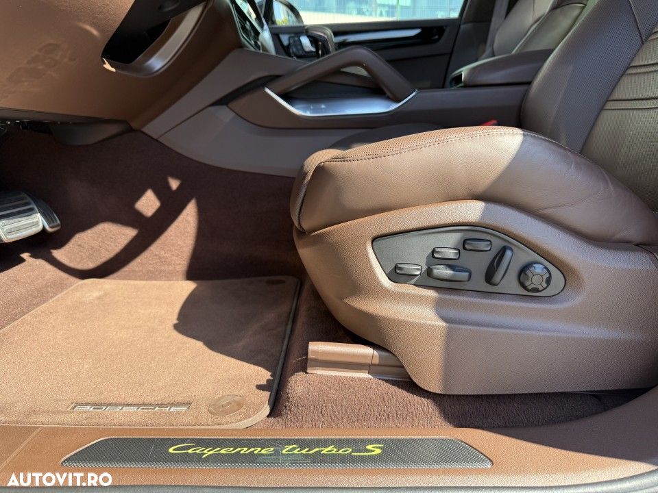 Porsche Cayenne - 13