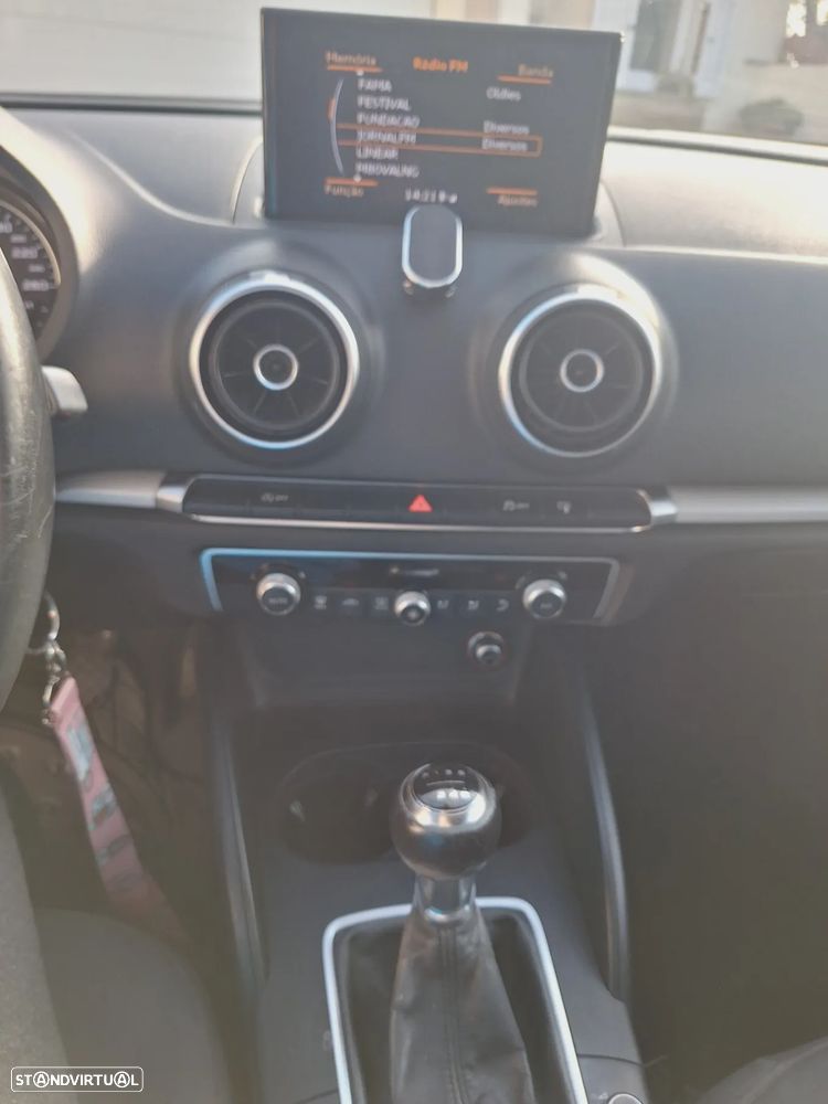 Audi A3 Sportback 1.6 TDI Sport - 4